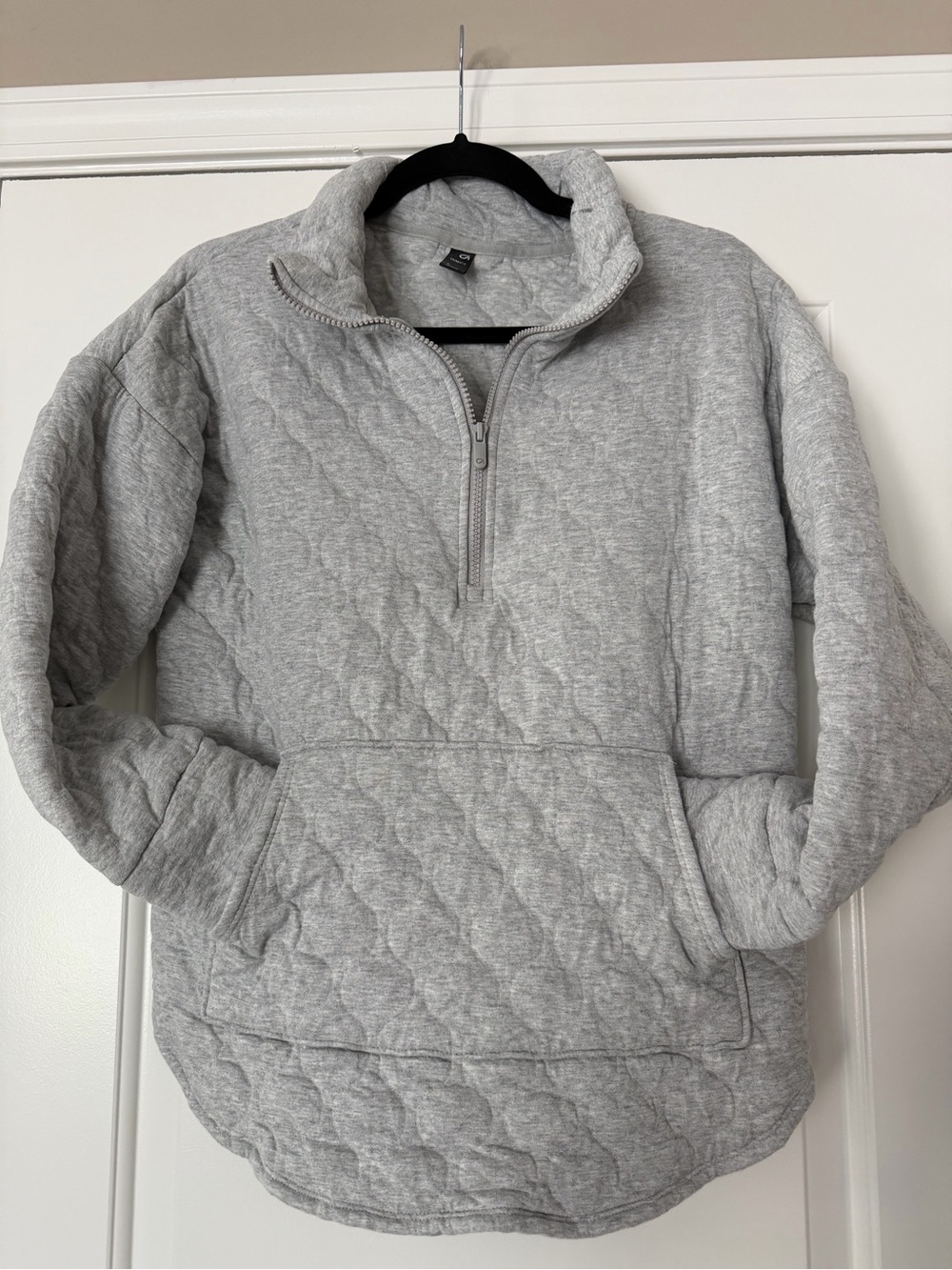 GAP Fit quilted athlesiure top
